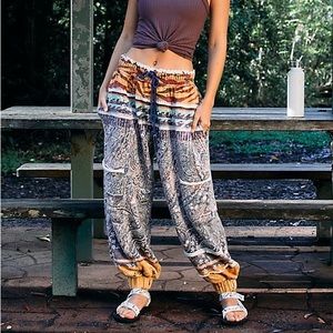 FREE PEOPLE this feeling printed jogger